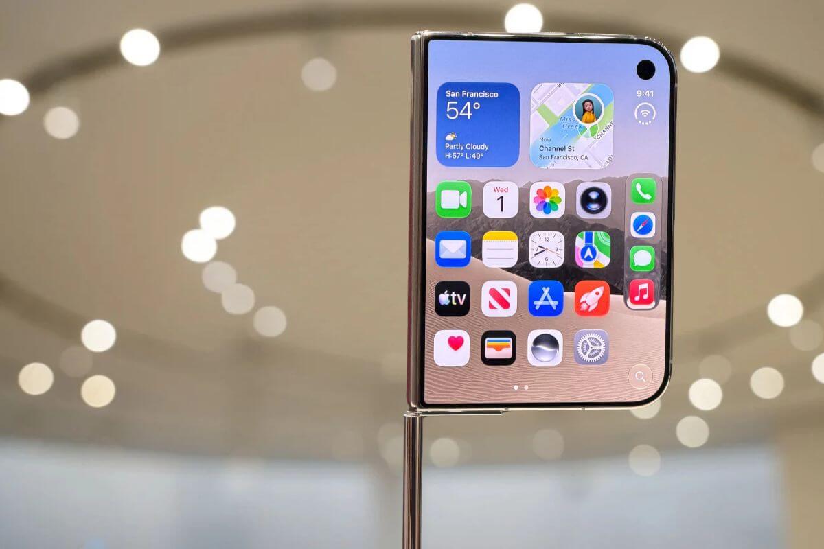 iPhone Duo Apple Store pre order