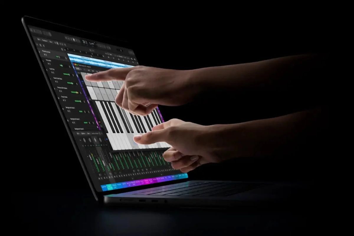 apple announced oled touchscreen macbook pro 2026